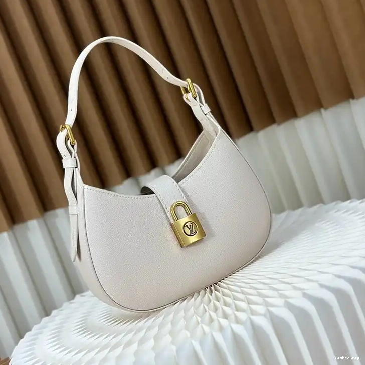 Fashionrepsfam ru Bags LV 2407YZ0215 0616